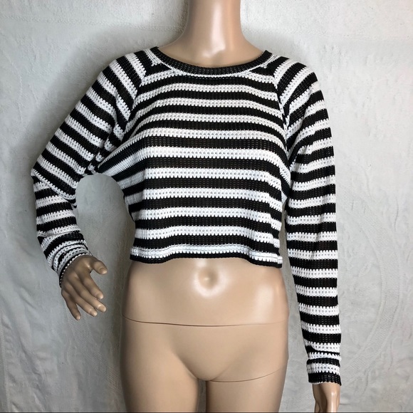 Rue21 Tops - 🔴3/$10 Black and White Textured Striped Top